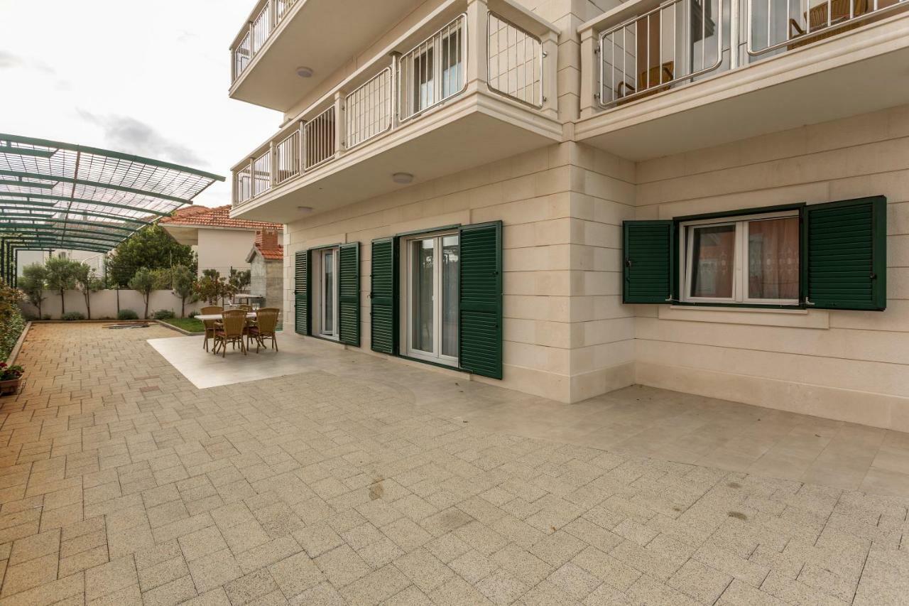Villa Flores Rogoznica  Exterior photo